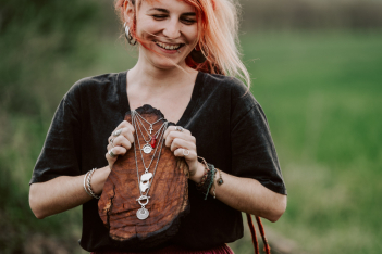 Ethnasia: Η Φανή είναι το κορίτσι πίσω από τα ωραιότερα boho κοσμήματα του Instagram