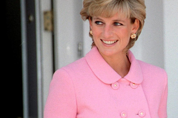 «Ας τα κόψουμε όλα»: Πώς το ανδρόγυνο κούρεμα άλλαξε για πάντα τη ζωή της Diana