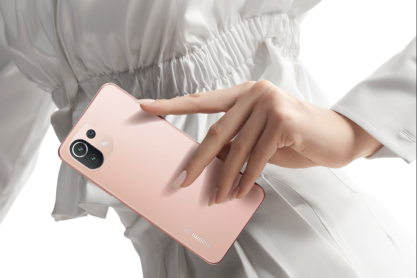 Editor's choice: Tο smartphone που συνδυάζει το κομψό design με τις υψηλές προδιαγραφές