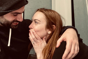 H Lindsay Lohan αρραβωνιάστηκε και το ανακοίνωσε με το πιο ρομαντικό post στο Instagram
