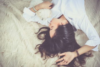 Γιατί αν κοιμάστε πολύ μπορεί να είναι επικίνδυνο για την υγεία σας;