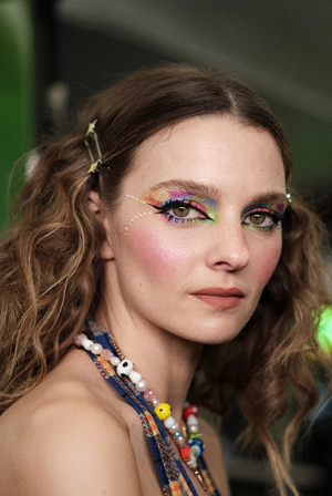 Η makeup artist του Euphoria λανσάρει το δικό της beauty brand και είναι όσο υπέροχο φαντάζεστε