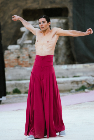 Hautes Grecians 2023: Ο κορυφαίος χορευτής της ΕΛΣ, Στέλιος Κατωπόδης μάγεψε το κοινό στο show του Σωτήρη Γεωργίου