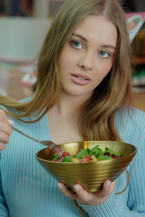 Fasting Mimicking Diet: Όλη η αλήθεια για τη νέα διατροφική τάση που μιμείται τη νηστεία 