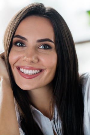 Λεύκανση δοντιών: Αποκτήστε αστραφτερό χαμόγελο για την περίοδο του καλοκαιριού