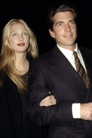 Γιατί η Κάρολιν Μπεσέτ αναγκάστηκε να θυσιάσει την καριέρα της στον Calvin Klein;