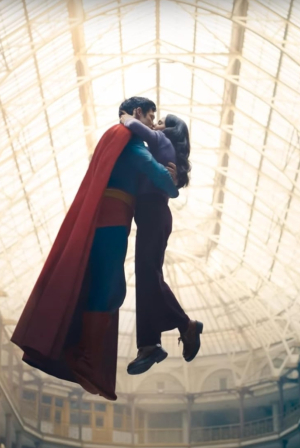 Superman: Στην Ινδία αφαιρέθηκαν η αγκαλιά και το φιλί από την ταινία