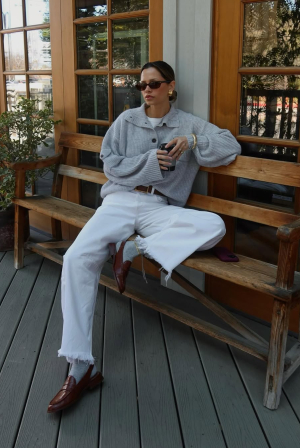 Η πλεκτή μπλούζα από τα Zara που θα φέρει νοσταλγική διάθεση σε κάθε outfit – Στιλάτη και άνετη, θα ταιριάξει με τα πάντα