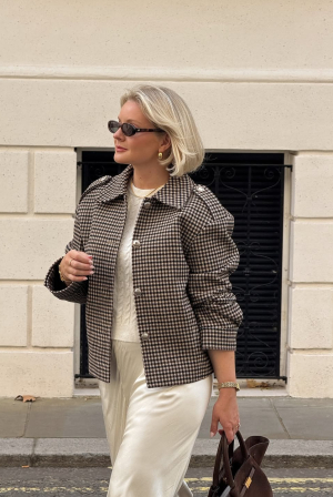 Clogs: Πώς να φορέσεις τα «άσχημα» σανδάλια και αυτό το φθινόπωρο