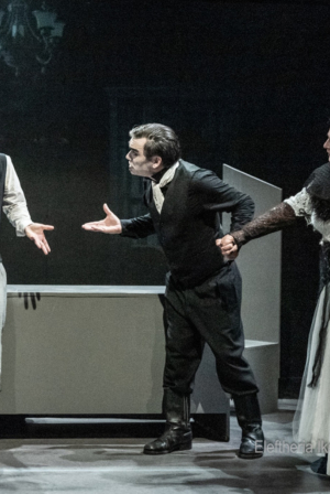 Nomsferatu: Εμπνευσμένη από τον βωβό κινηματογράφο, αυτή η παράσταση μας συνεπήρε - δίχως λέξεις, μόνο με εικόνες και συναισθήματα 