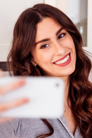 Όσοι αποφεύγουν να ποστάρουν φωτογραφίες τους, καθώς μεγαλώνουν, έχουν 10 σημαντικούς λόγους