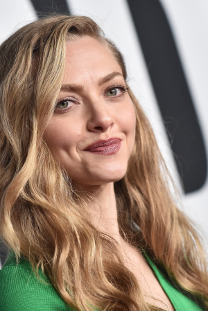 Αυτά είναι τα πιο κολακευτικά κραγιόν για γυναίκες με πράσινα μάτια