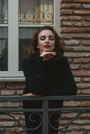 Οι 6 κινήσεις που φανερώνουν ότι κάποιος σου λέει ψέματα (και μάλλον δεν είχες παρατηρήσει ποτέ)