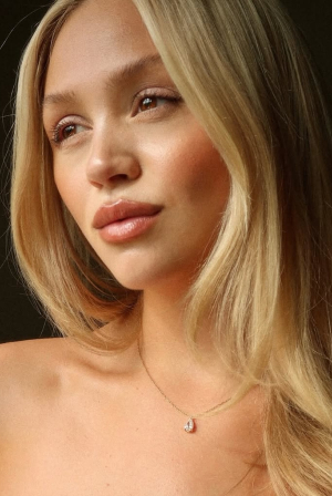 μαύρη μάσκα προσώπου