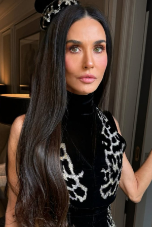 μακριά μαλλιά μετά τα 50