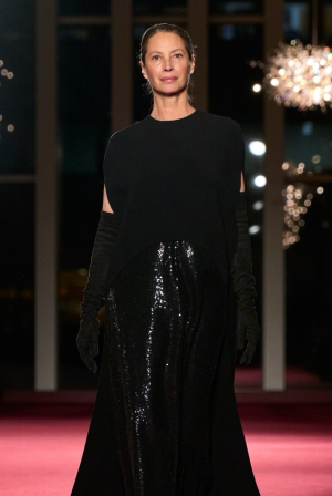 NYFW: O Michael Kors γιόρτασε την 45η επέτειό του με μια συλλογή ορισμό της New York chic αισθητικής