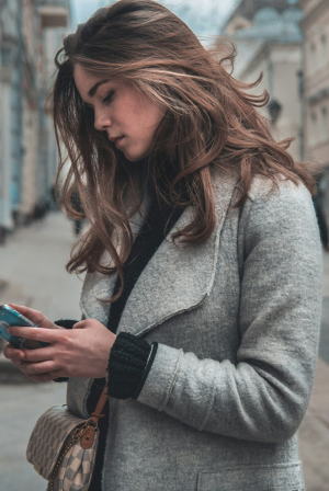 4 προειδοποιητικά σημάδια που πρέπει να προσέξεις όταν αγοράζεις συμπληρώματα διατροφής online