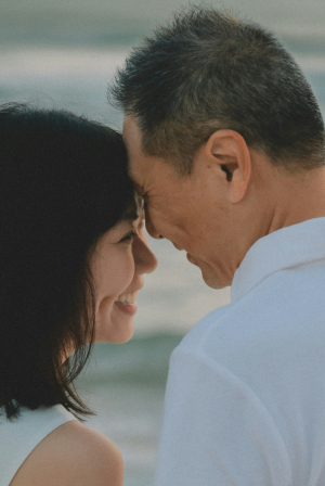 Πώς οι σχέσεις με μεγάλη διαφορά ηλικίας δοκιμάζονται, αλλά και ανθίζουν;