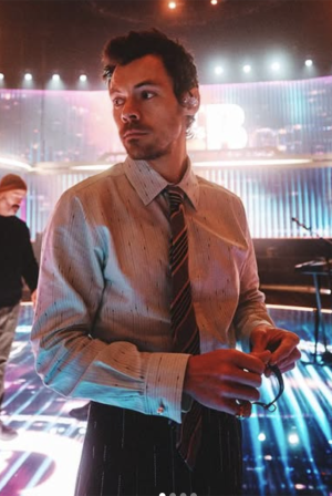 Ο Χάρι Στάιλς στην κορυφή των charts με το νέο άλμπουμ «Kiss All The Time. Disco, Occasionally»