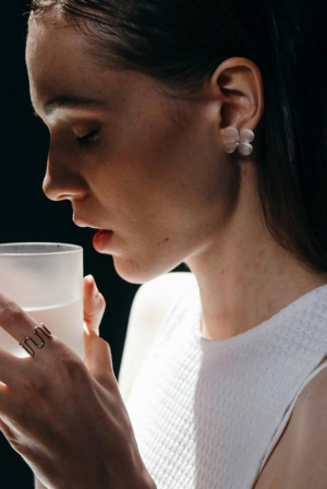 Σε βοηθάει η κατανάλωση ζεστού νερού να χάσεις κιλά; 