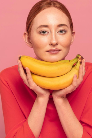 Νιώθεις καούρα αφού φας μια μπανάνα; Οι πιθανοί λόγοι πίσω από το σύμπτωμα