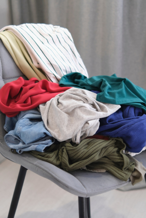 Στοιβάζεις τα ρούχα σε μια συγκεκριμένη καρέκλα του δωματίου σου; 10 στοιχεία που δεν ήξερες ότι έχεις