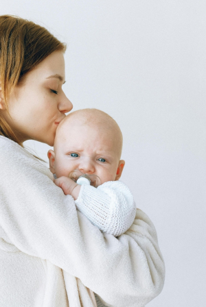 Walking epidural: Η επισκληρίδιος που επιτρέπει στις γυναίκες να κινούνται και να περπατούν κατά τη διάρκεια του τοκετού