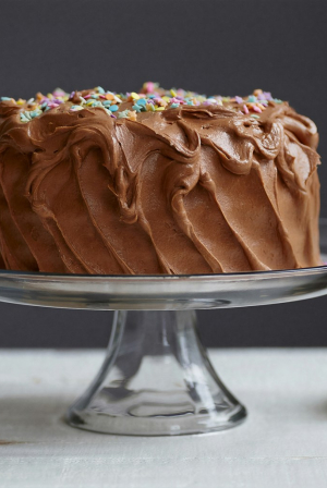 Το ήξερες ότι με μόνο 3 υλικά μπορείς να φτιάξεις την πιο υγιεινή και ελαφριά σοκολατένια τούρτα;