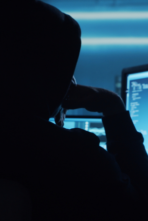 «Ακαδημία βιαστών»: Άντρες ανταλλάσσουν οδηγίες για να ναρκώνουν και να κακοποιούν τις γυναίκες τους