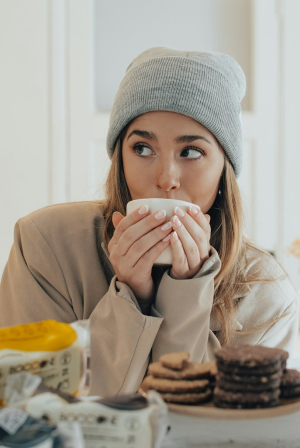 8 σημάδια που δείχνουν ότι η σχέση σου με το φαγητό χρειάζεται προσοχή
