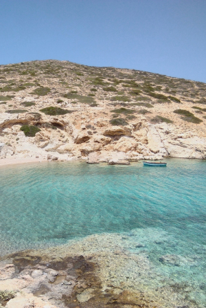 Το κυκλαδίτικο νησί που βρίσκεται στο no2 των κορυφαίων μυστικών προορισμών της Ευρώπης