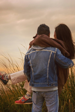 Love bombing: όταν το «τέλειο» είναι red flag