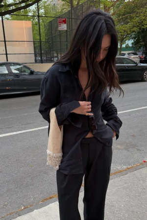 Sunday Inspo: Πώς θα φορέσεις το μαύρο τις ζεστές ημέρες 