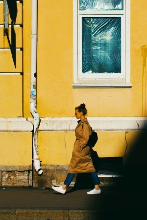 Η τάση του “silent walking” και γιατί βοηθά ψυχολογικά