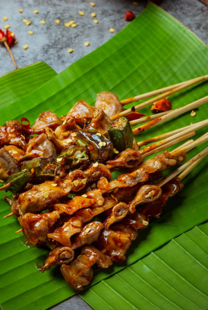 Σουβλάκια satay: Το ασιατικό street food που θα σε κερδίσει