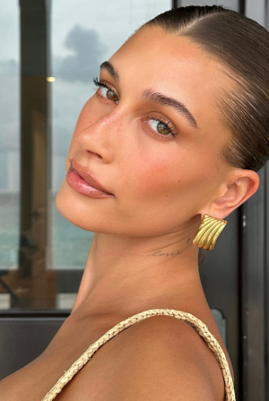 Hailey Bieber