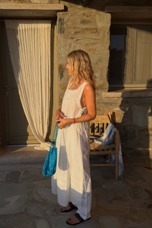 Το bib top είναι η πιο ρομαντική τάση του καλοκαιριού – Τα looks που θα σε πείσουν να το δοκιμάσεις