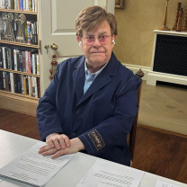 Ο Έλτον Τζον κατηγορεί τη Daily Mail για «απαράδεκτη» παραβίαση της ιδιωτικής του ζωής