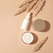 March Beauty Buys: Το νεσεσέρ μας γεμίζει προϊόντα για ένα τέλειο δέρμα!
