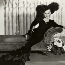 Πώς η αντισυμβατική Mae West απελευθέρωσε τις γυναίκες 