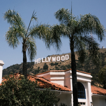 Η επιγραφή Hollywood δεν θα υπήρχε σήμερα, αν δεν ήταν ο Άλις Κούπερ