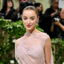 Το μυστήριο λύθηκε: Γιατί η Φίμπι Ντάινεβορ δεν επέστρεψε στο Bridgerton;