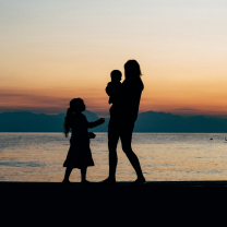 Αυτής της χώρας οι γονείς είναι οι πιο δυστυχισμένοι του κόσμου - Και όχι, δεν είναι υποανάπτυκτη