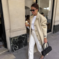 Cropped τζιν: Με τι παπούτσια να το φορέσεις στο γραφείο για να είσαι ένα πραγματικό fashion icon