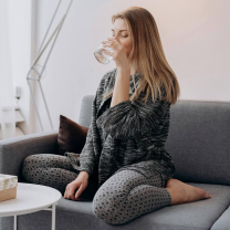 Πίνετε νερό όταν τρώτε; Δείτε πώς επηρεάζει την πέψη σας