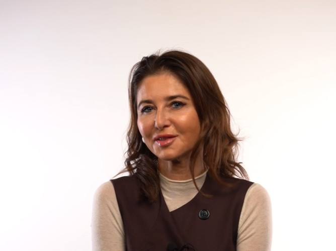 ASK THE GURU: Η δερματολόγος και επιστημονική συνεργάτης της L’Oreal Paris Βάλια Μουσάτου μάς μιλάει για τα συστατικά στο skincare