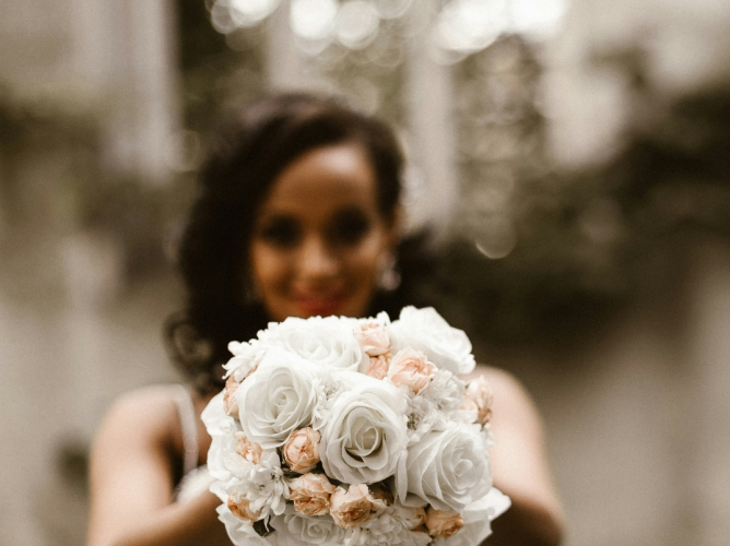 Bridal Trends 2025: Τι συνιστούν οι τάσεις για τη νυφική μας εμφάνιση