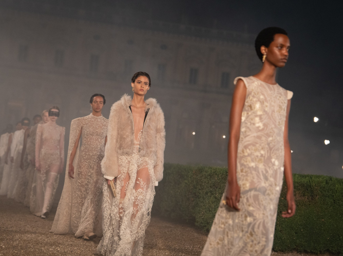 Dior Cruise 2026: Το show στη Villa Albani Torlonia ήταν μια ωδή στην ιταλική δεξιοτεχνία