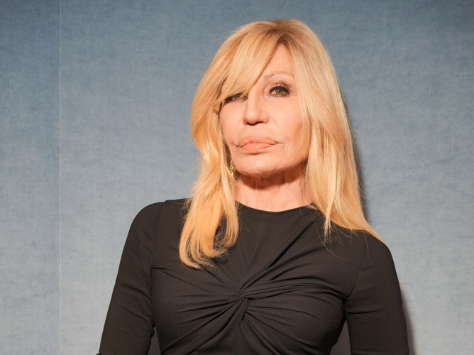 CFDA Fashion Awards 2025: Η Donatella Versace τιμάται για το φιλανθρωπικό της έργο με το βραβείο Positive Change