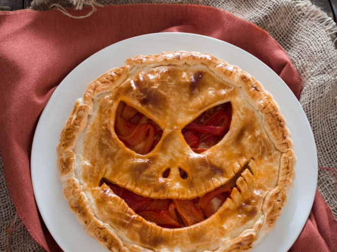 Η πιο «τρομακτικά» νόστιμη πίτα για το Halloween